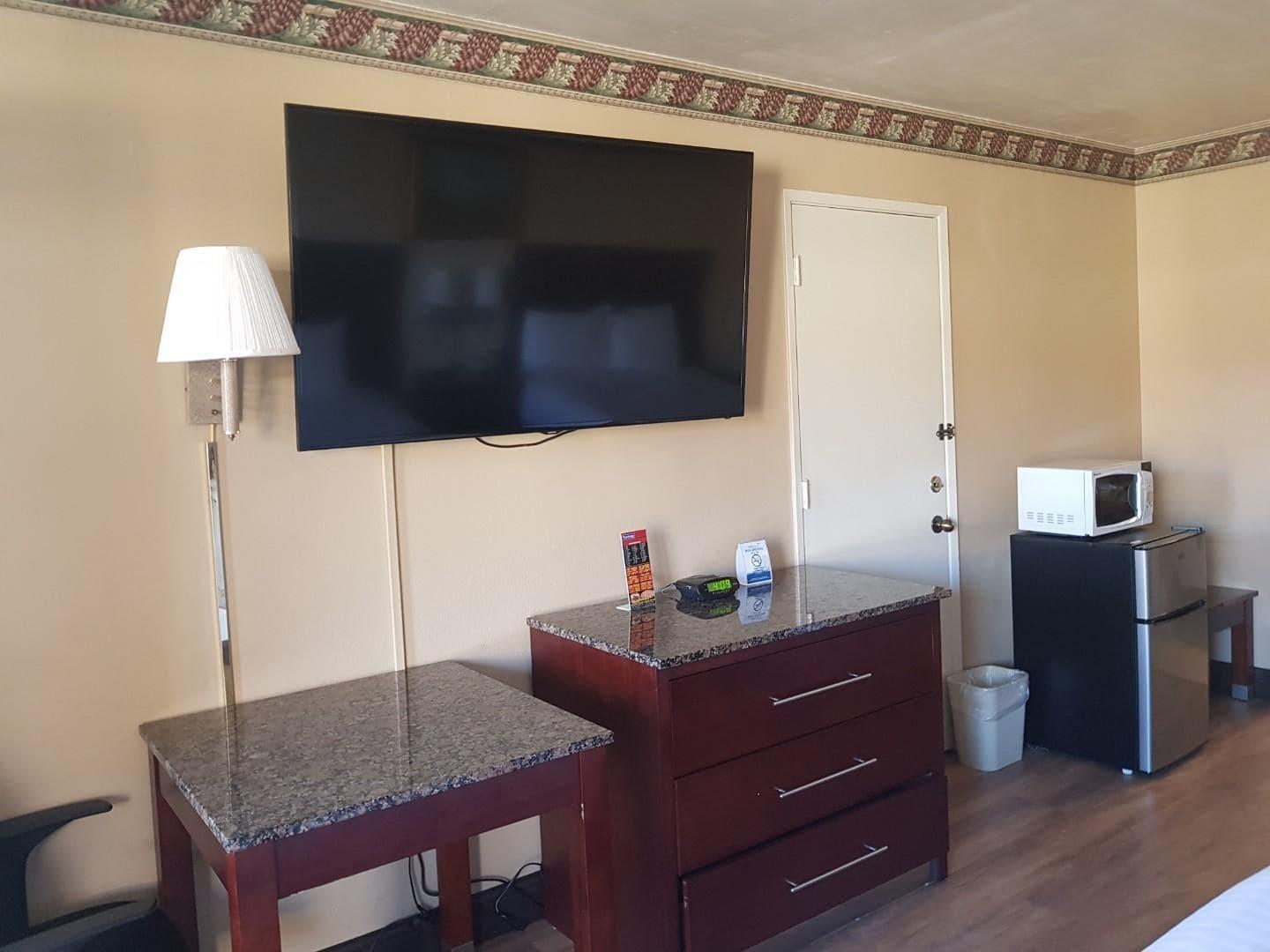 Travelodge By Wyndham Costa Mesa Newport Beach Hacienda Экстерьер фото
