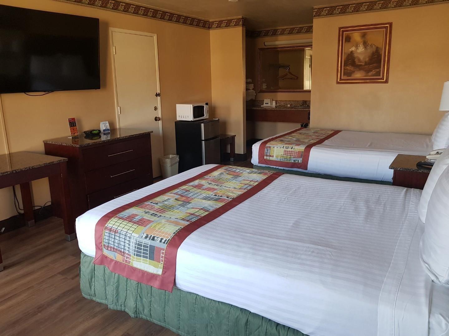 Travelodge By Wyndham Costa Mesa Newport Beach Hacienda Экстерьер фото