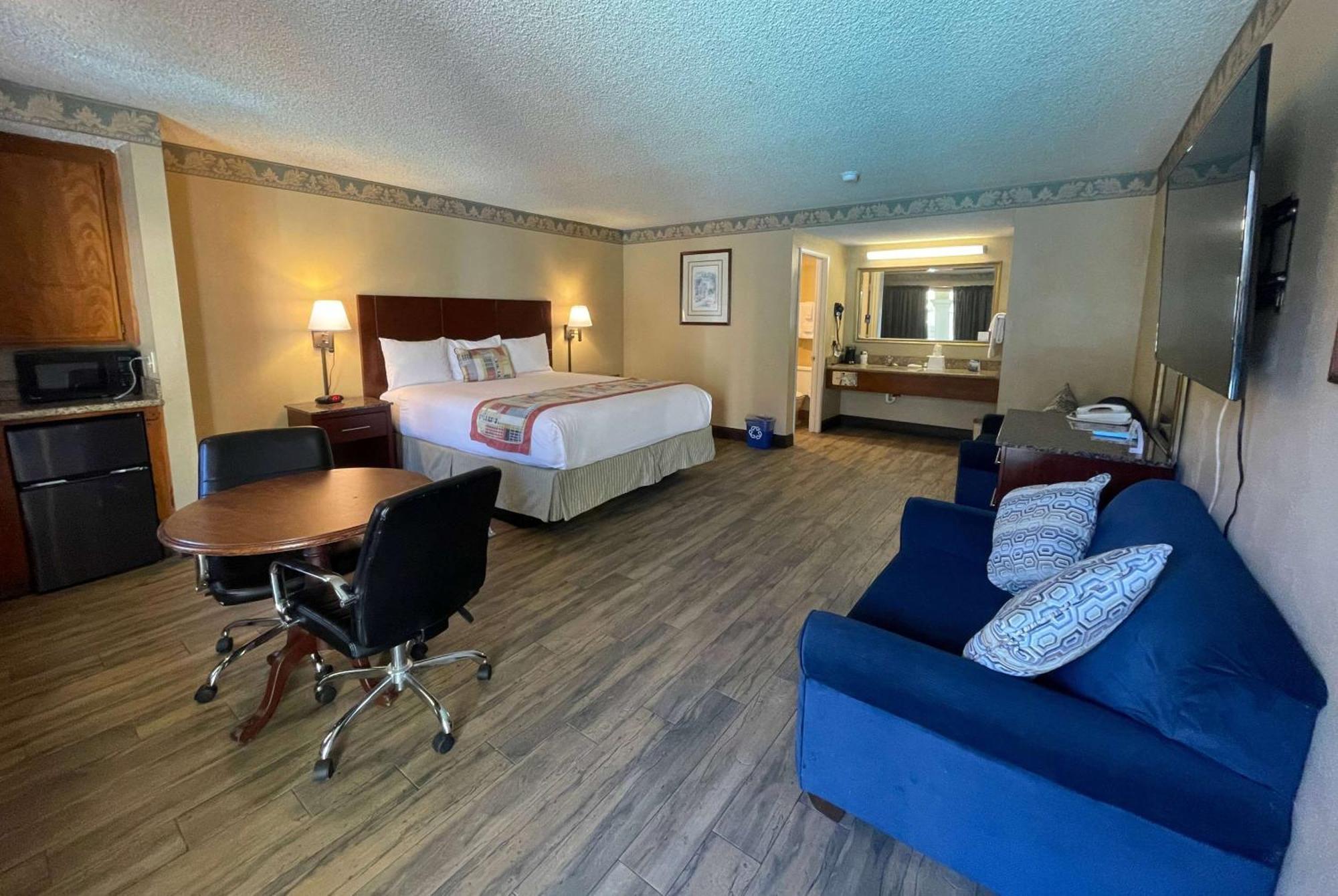Travelodge By Wyndham Costa Mesa Newport Beach Hacienda Экстерьер фото